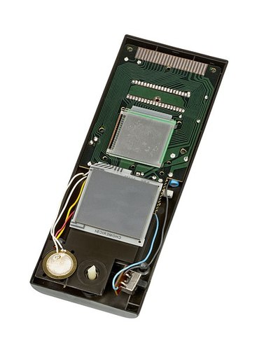 Milton Bradley Microvision Casing Open 02