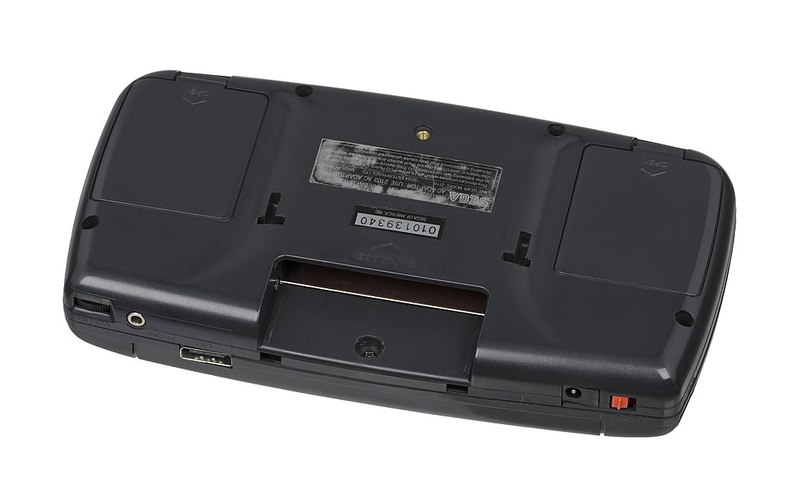 Sega Game Gear Handheld 03