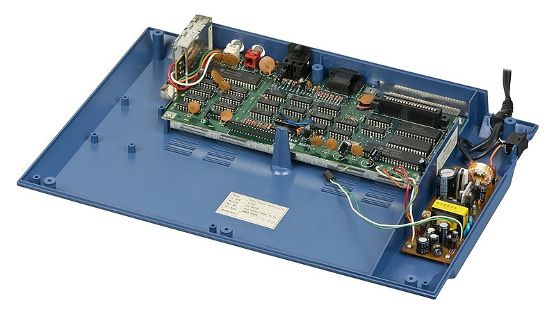 Tomy Tutor Console Open 1